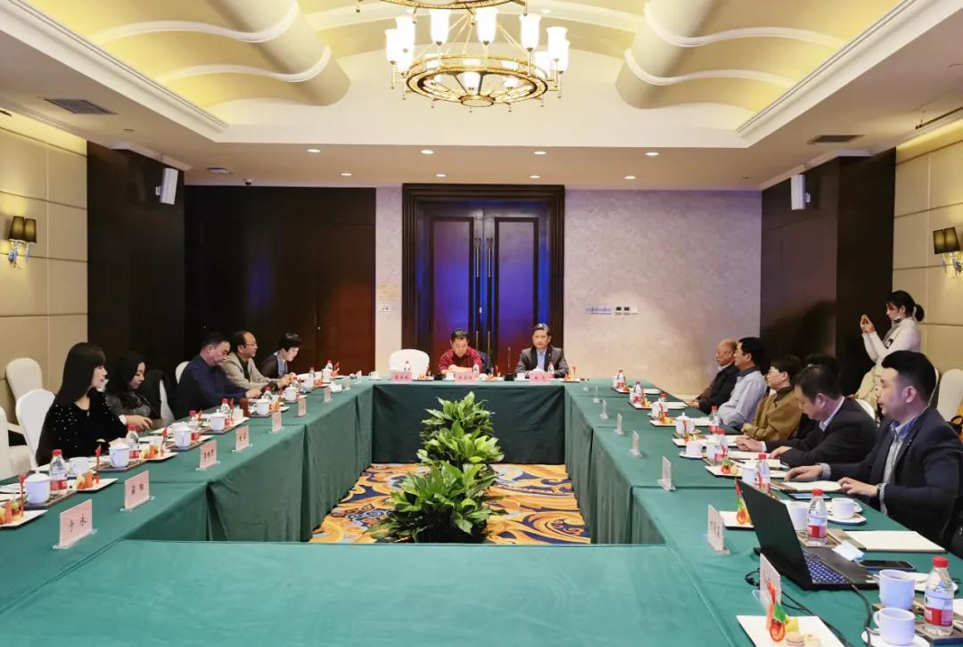河南省旅游协会五届二次会长会议在郑召开